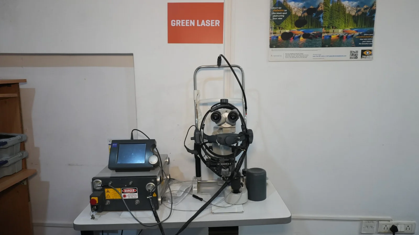 Green laser treatment unit in the laser room