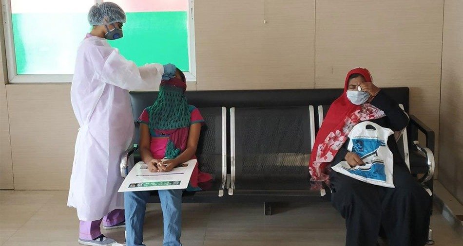 Counselling session about cataract surgery options