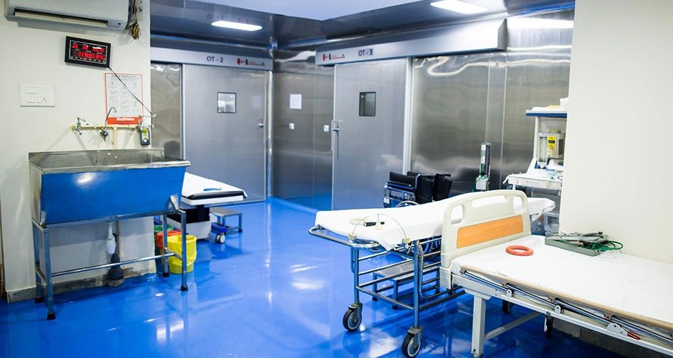 Recovery bay with beds for patients after surgery