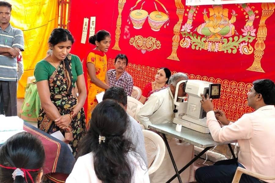 Rural eye camp with on-site refraction